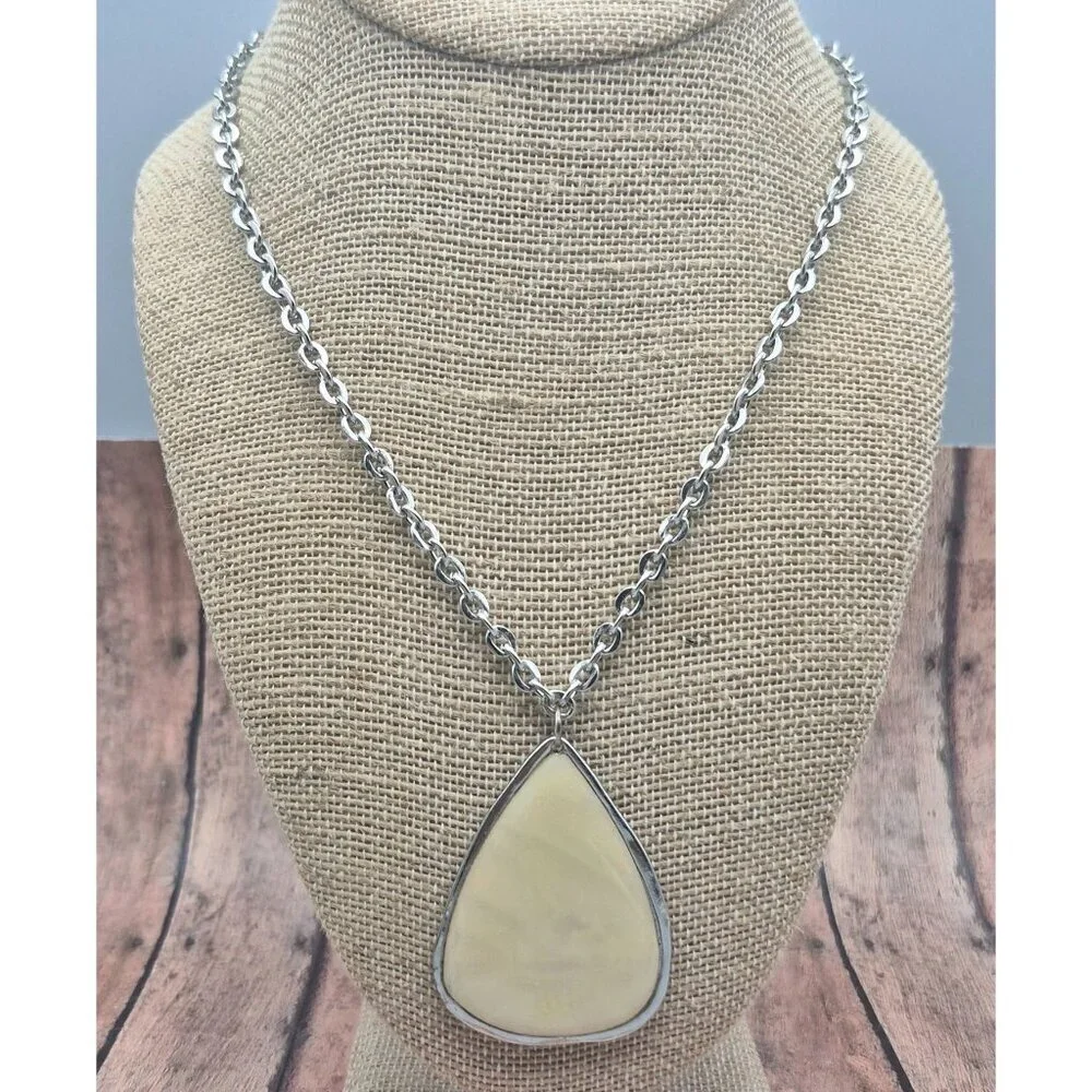 Chico's Boho Silver Tone Chain MOP Cream Teardrop Pendant Necklace